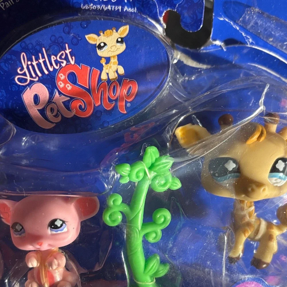 Littlest Pet Shop Pink Friend & Tan Giraffe Set